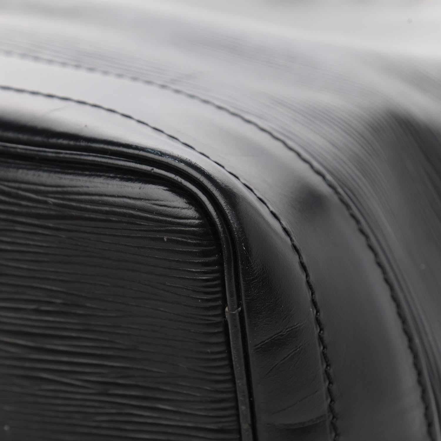Louis Vuitton Epi Noe Black 12 of 17