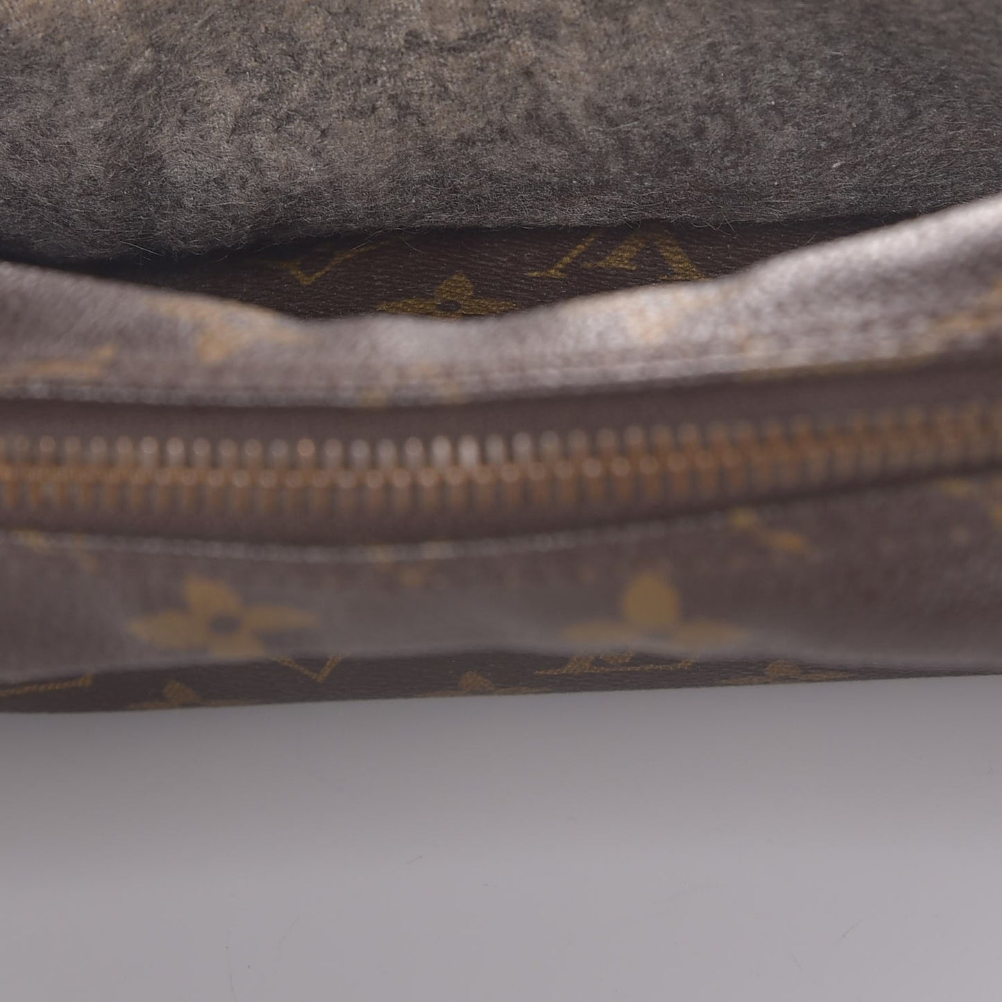 Monogram Compiegne 23 Toiletries