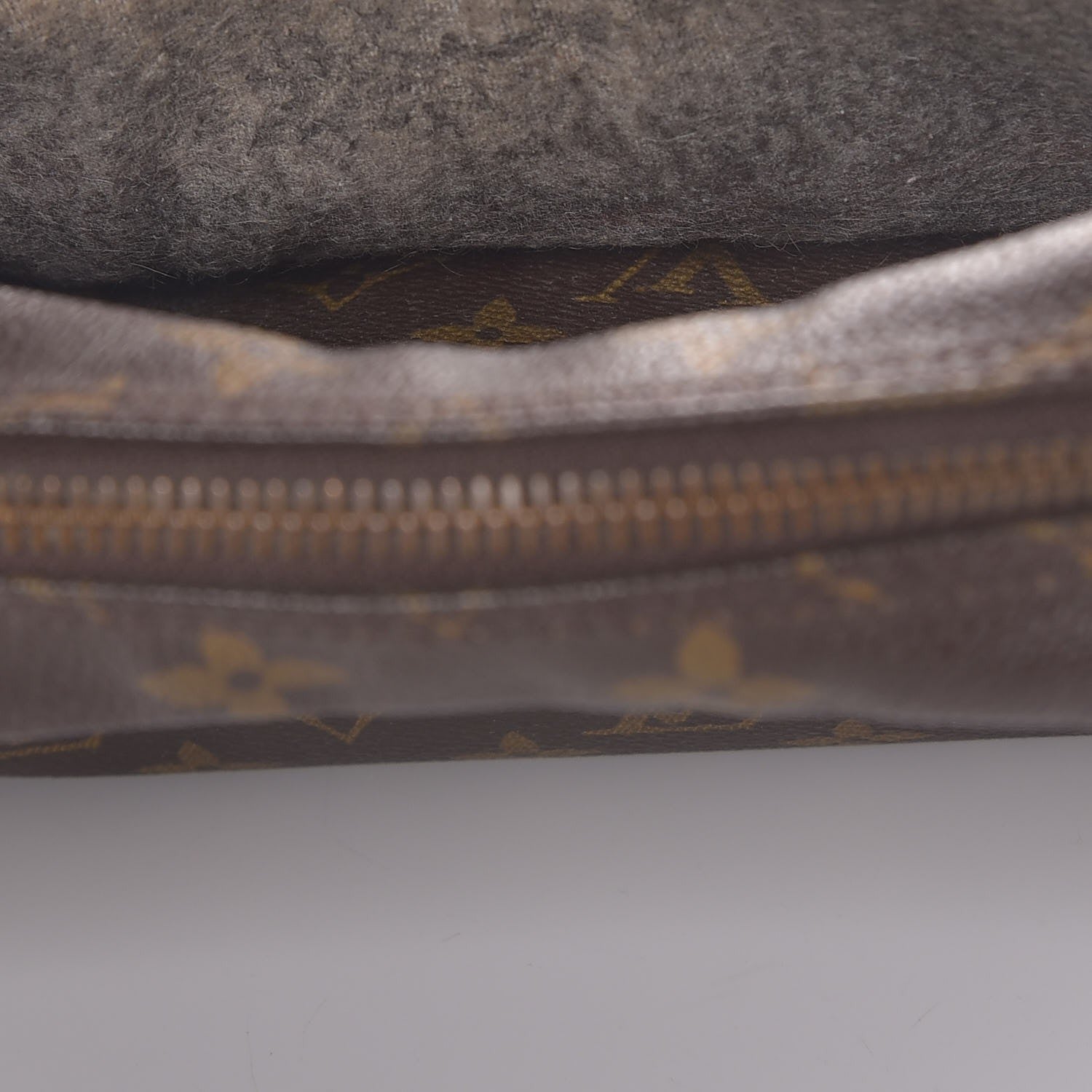 Louis Vuitton Monogram Compiegne 23 Toiletries 10 of 14