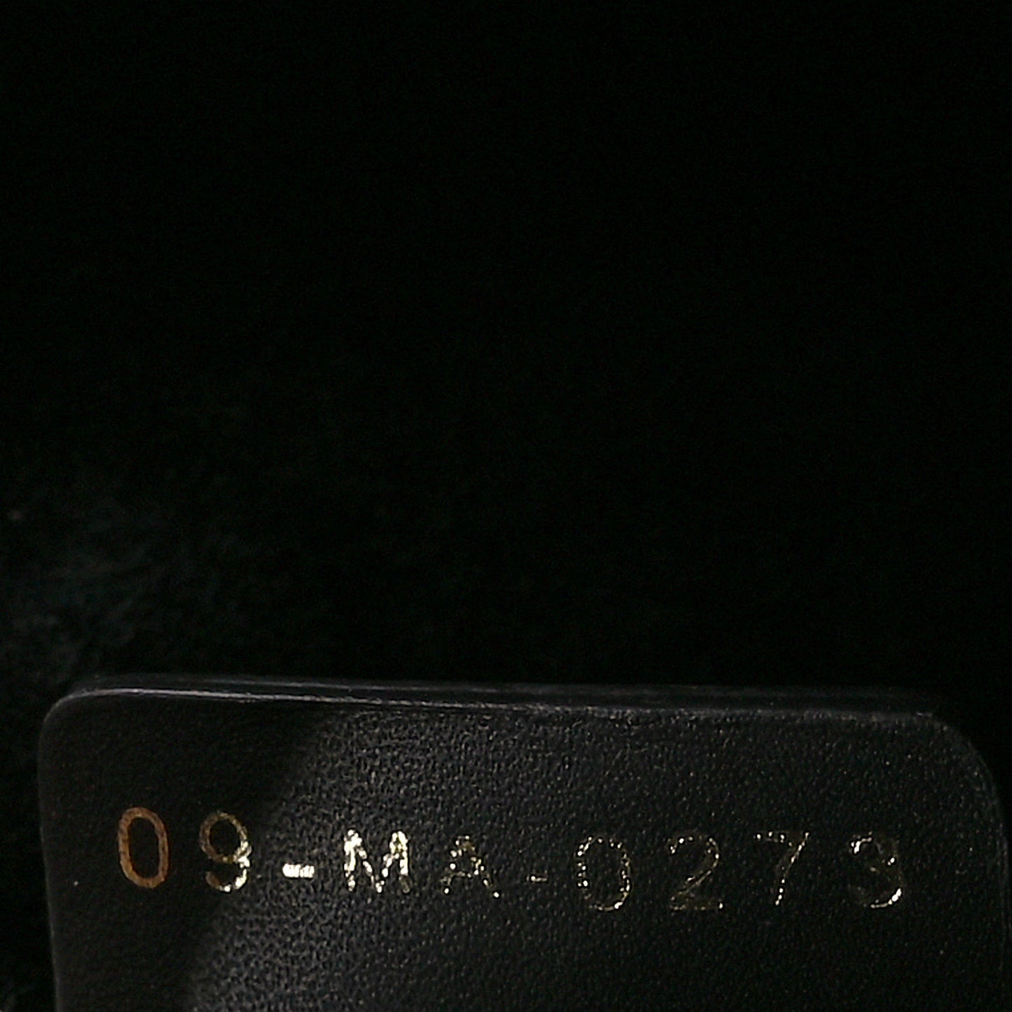 Calfskin Macrocannage Medium Toujours Black