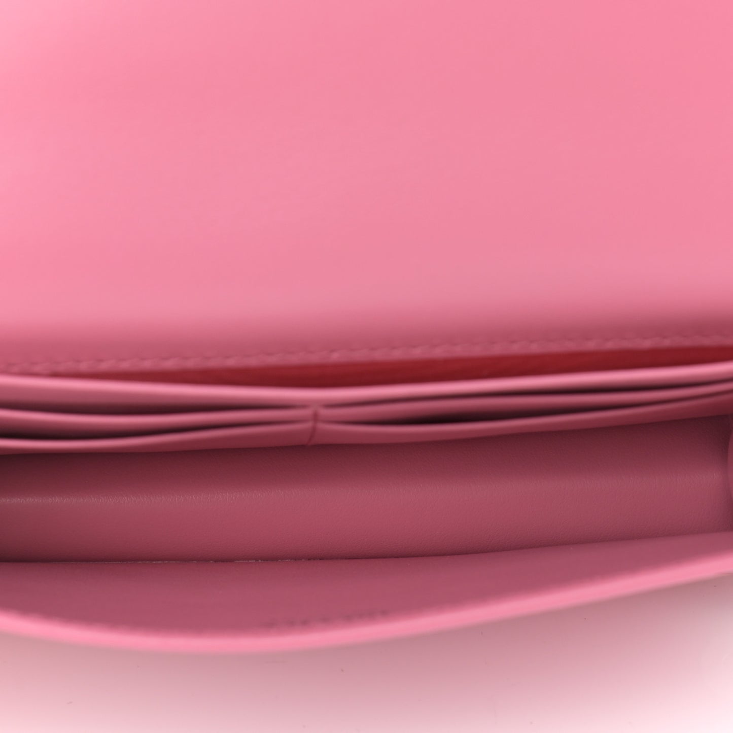 Soft Calfskin Impunture Diagramme Chain Wallet Begonia