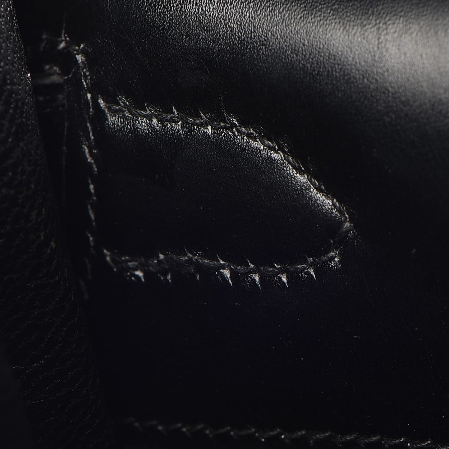 Box Kelly Retourne 32 Black