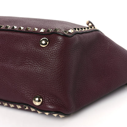 Valentino Garavani Pebbled Calfskin Medium Rockstud Tote Rubin 8 of 9