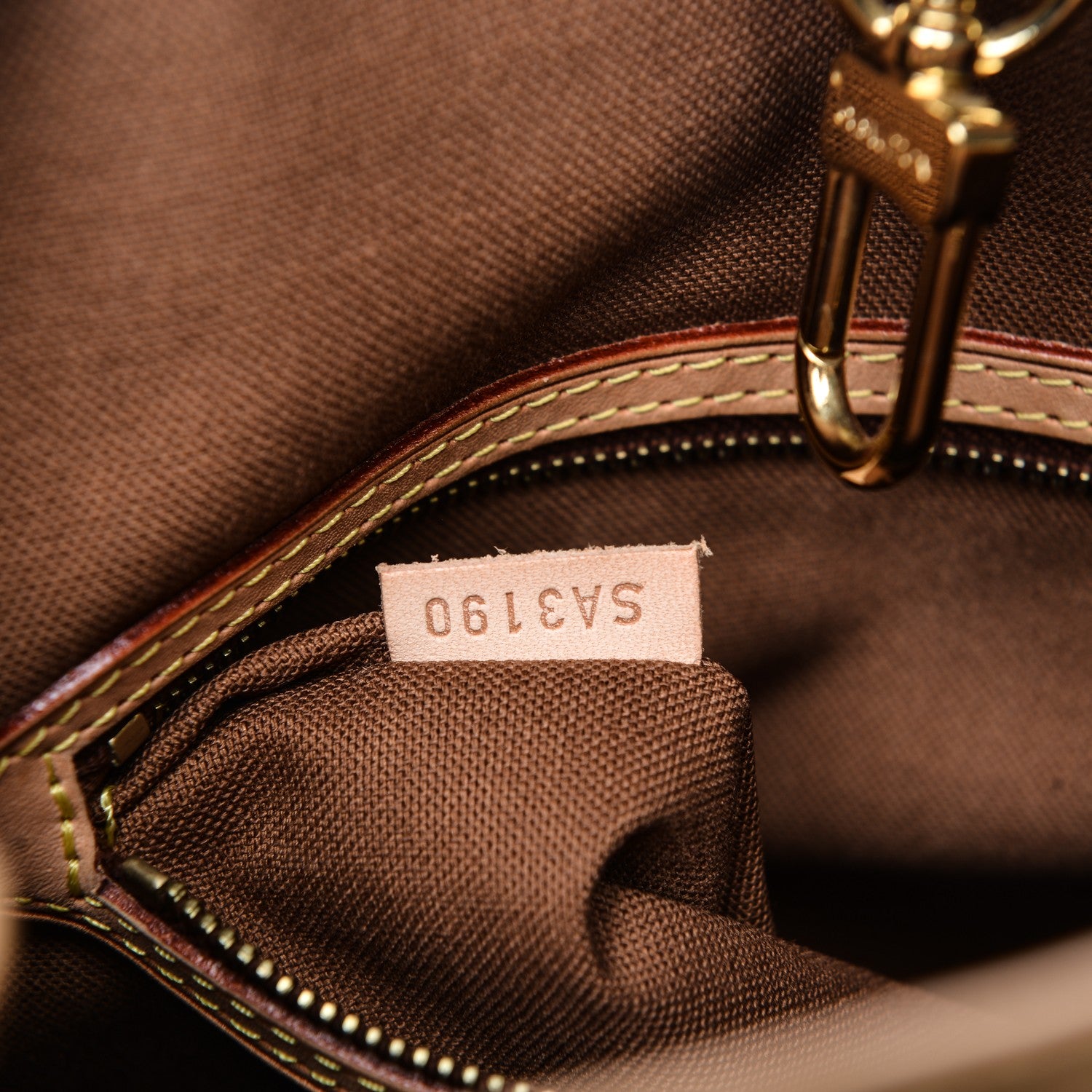 Louis Vuitton Monogram Batignolles Vertical 7 of 10