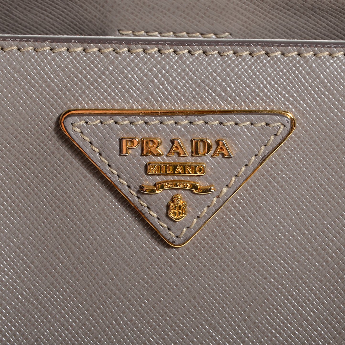 Saffiano Lux Medium Tote Argilla