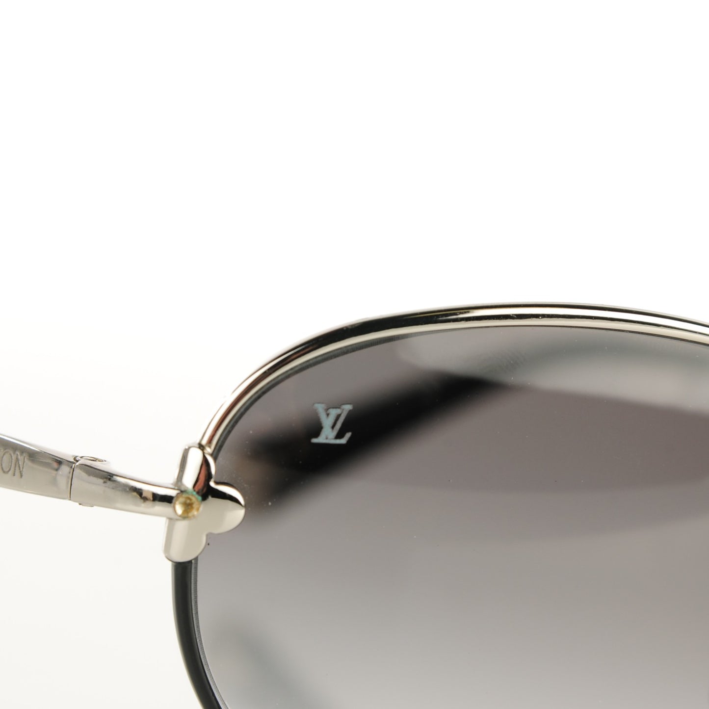 LOUIS VUITTON Viola Pilote Aviator Sunglasses Z0379U