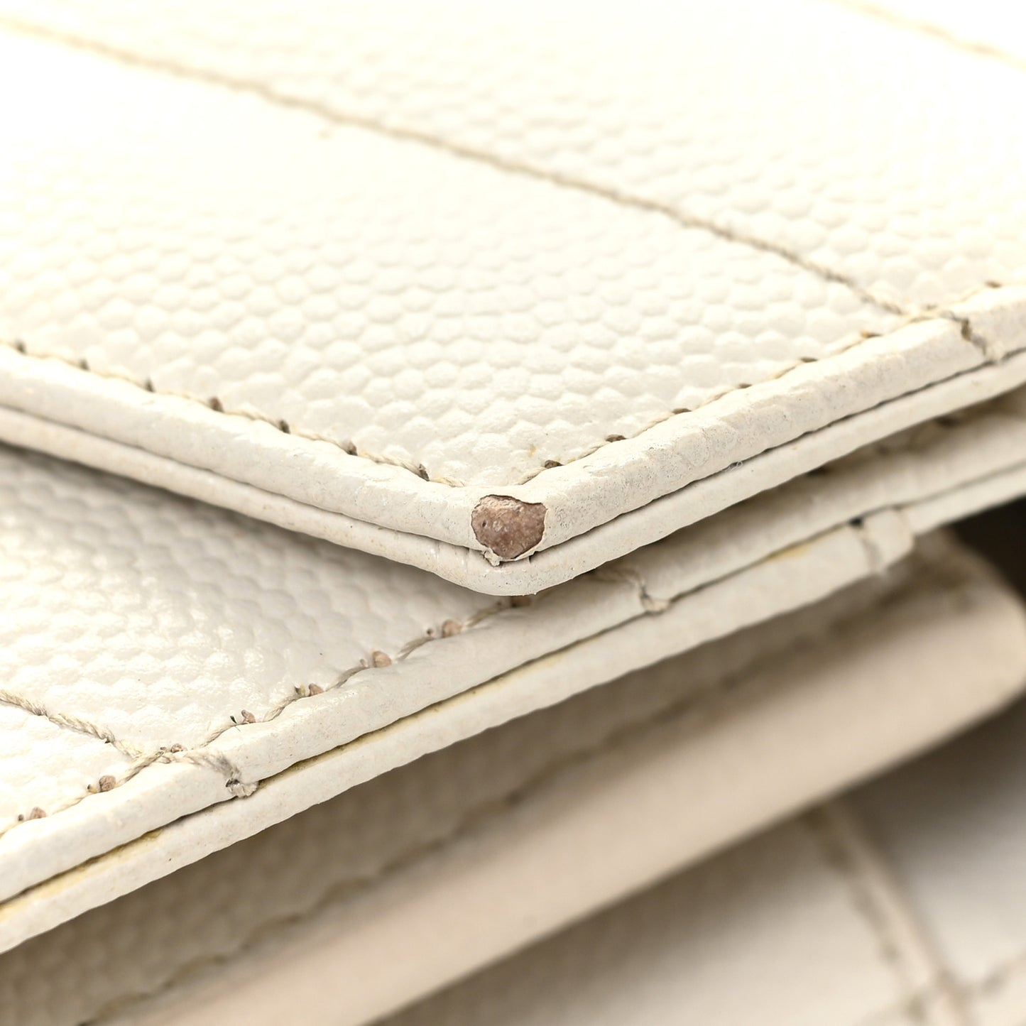 Grain De Poudre Matelasse Chevron Monogram Chain Wallet Icy White