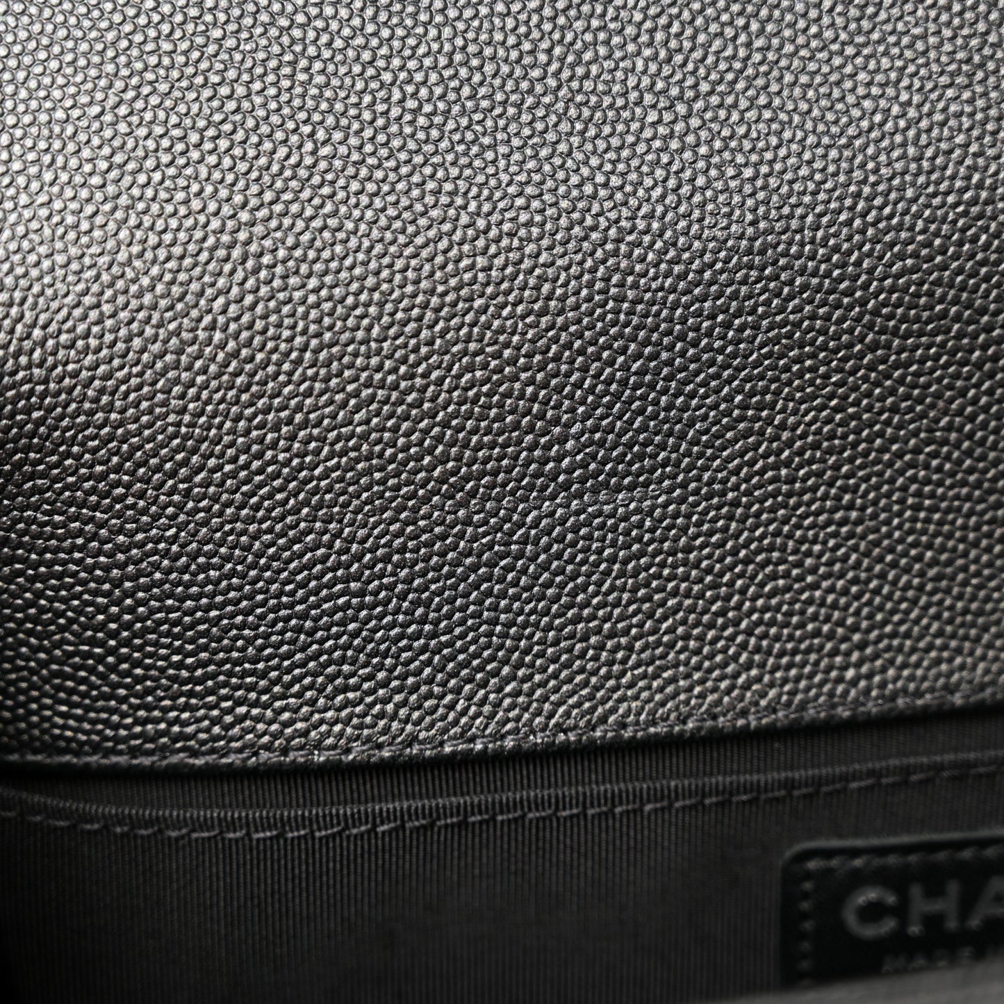 Caviar Quilted Medium Boy Flap So Black