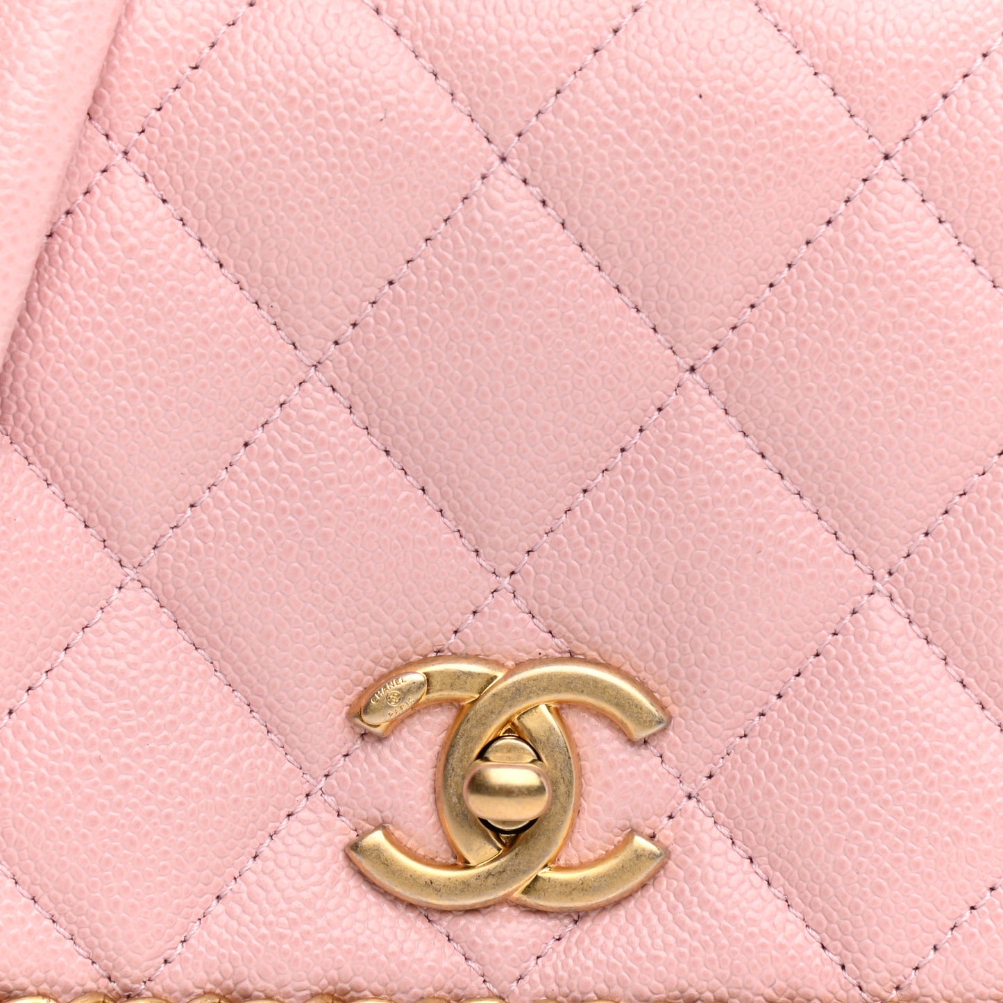 Caviar Quilted Chain Flap Pink