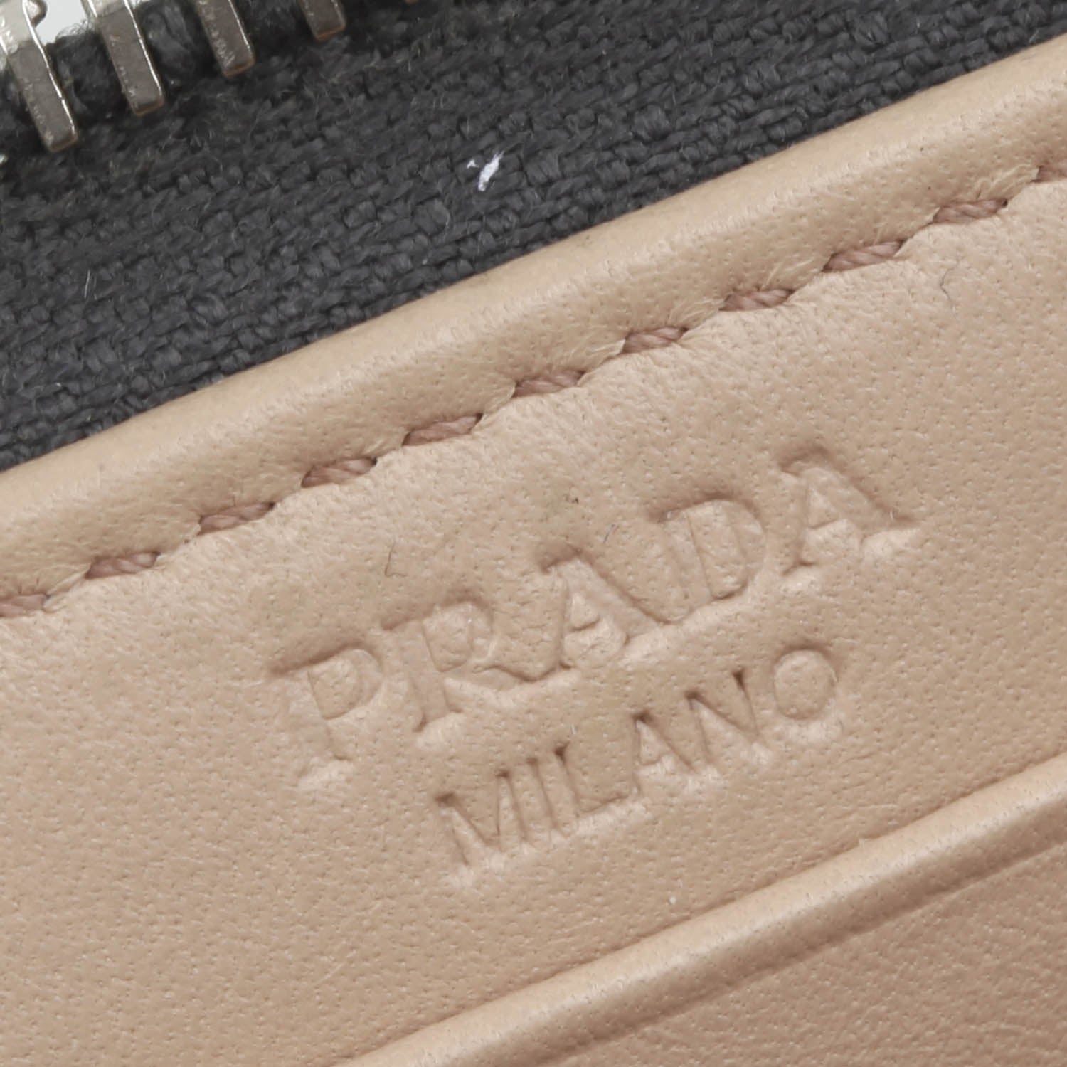 Prada Spazzolato Tria Zip Around Wallet Grigio 9 of 10