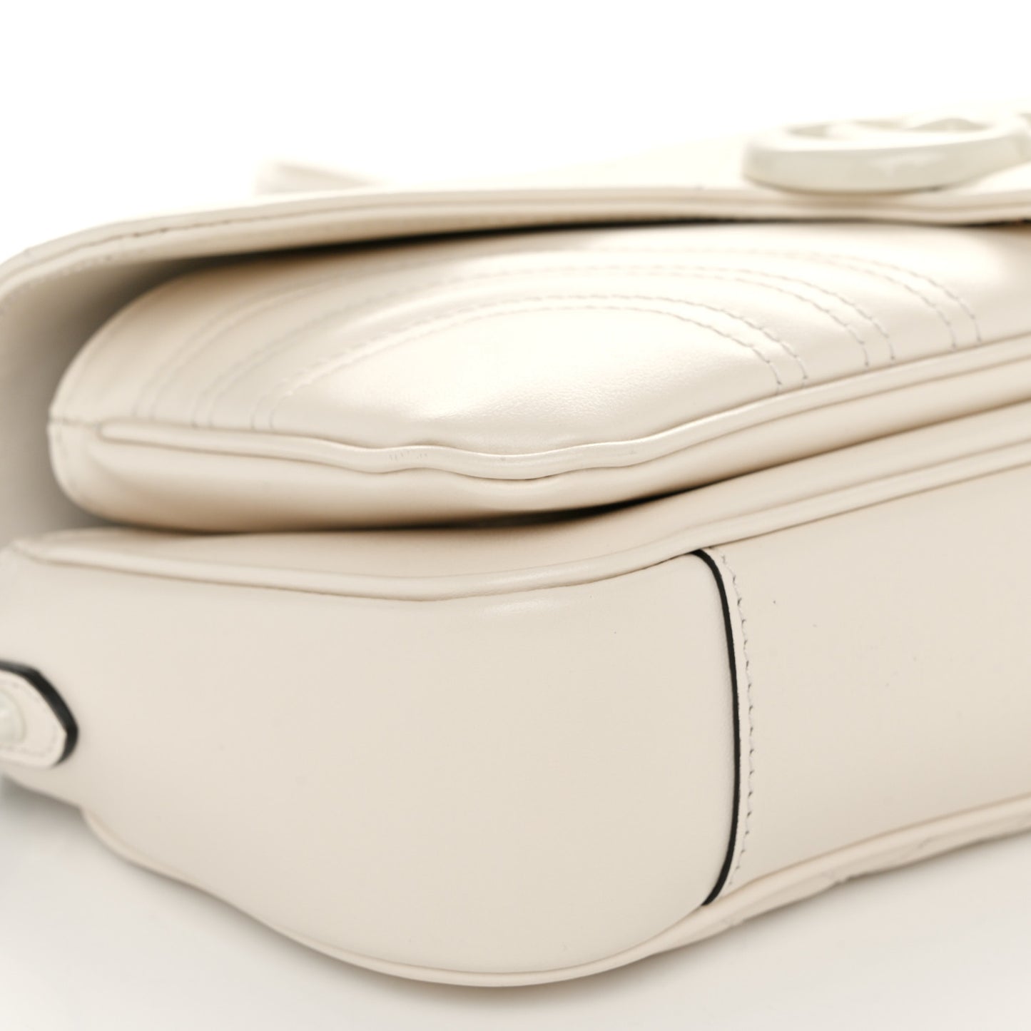 Calfskin Matelasse Monochrome GG Marmont Crossbody Shoulder Bag White