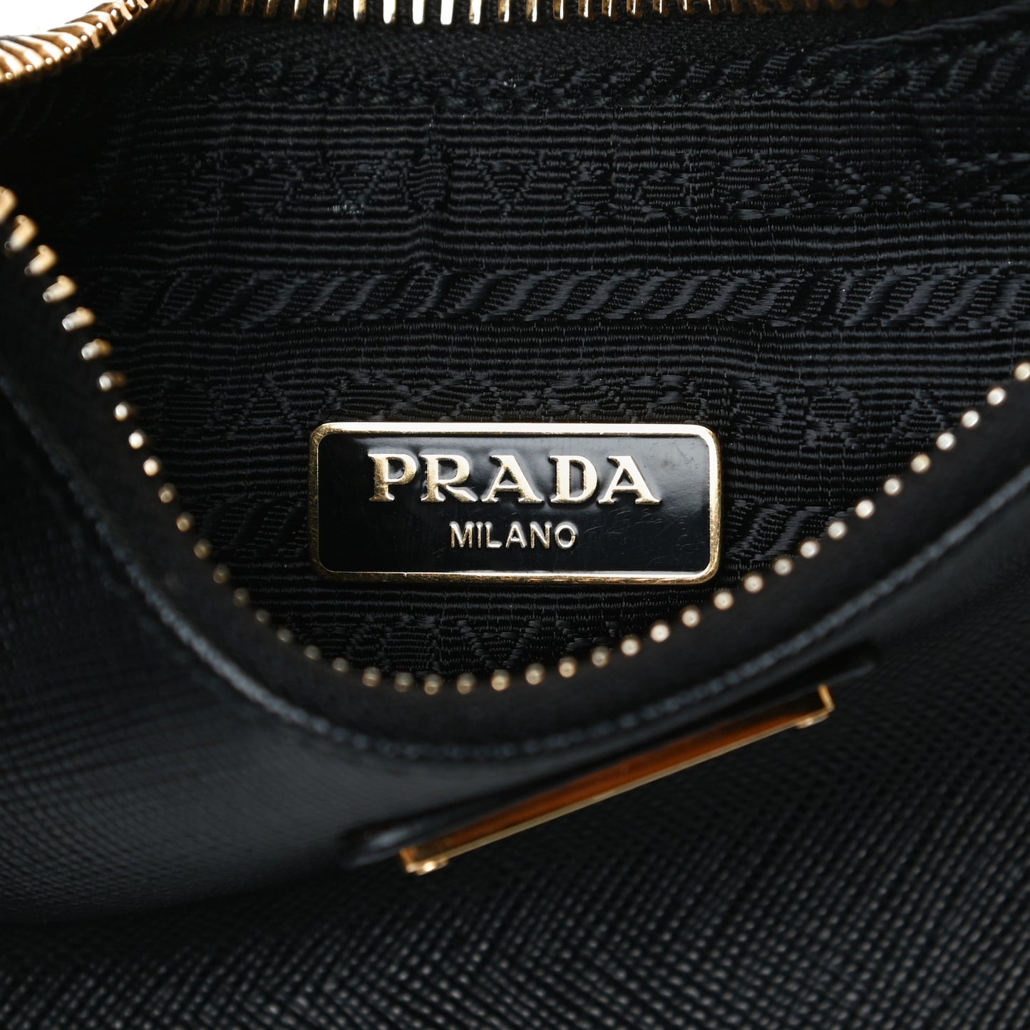 Saffiano Lux Re-Edition 2005 Shoulder Bag Black