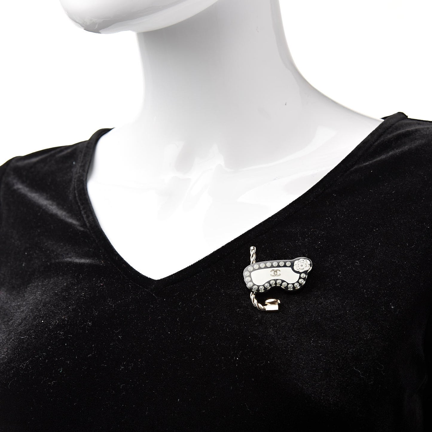 Resin Pearl Snorkeling CC Brooch Black White Gold