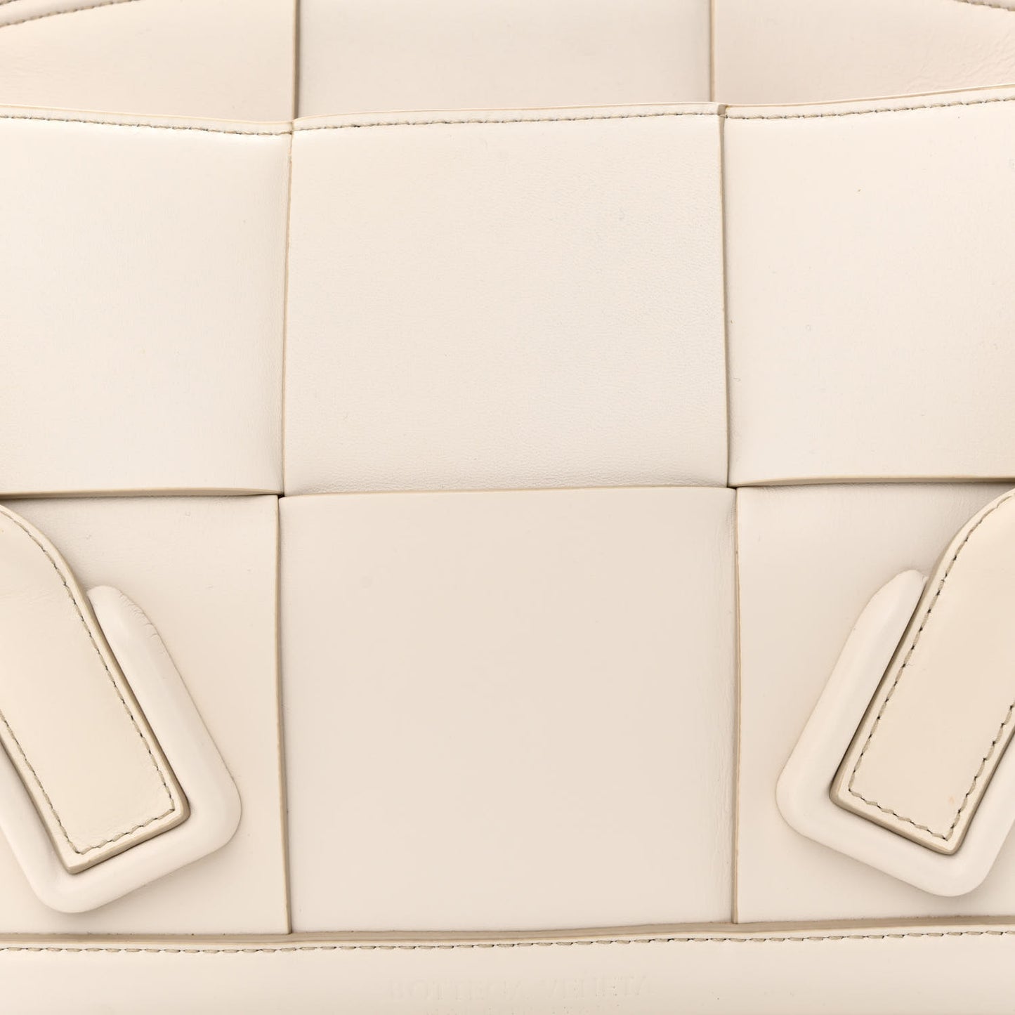 Calfskin Maxi Intrecciato Small Arco Bianco