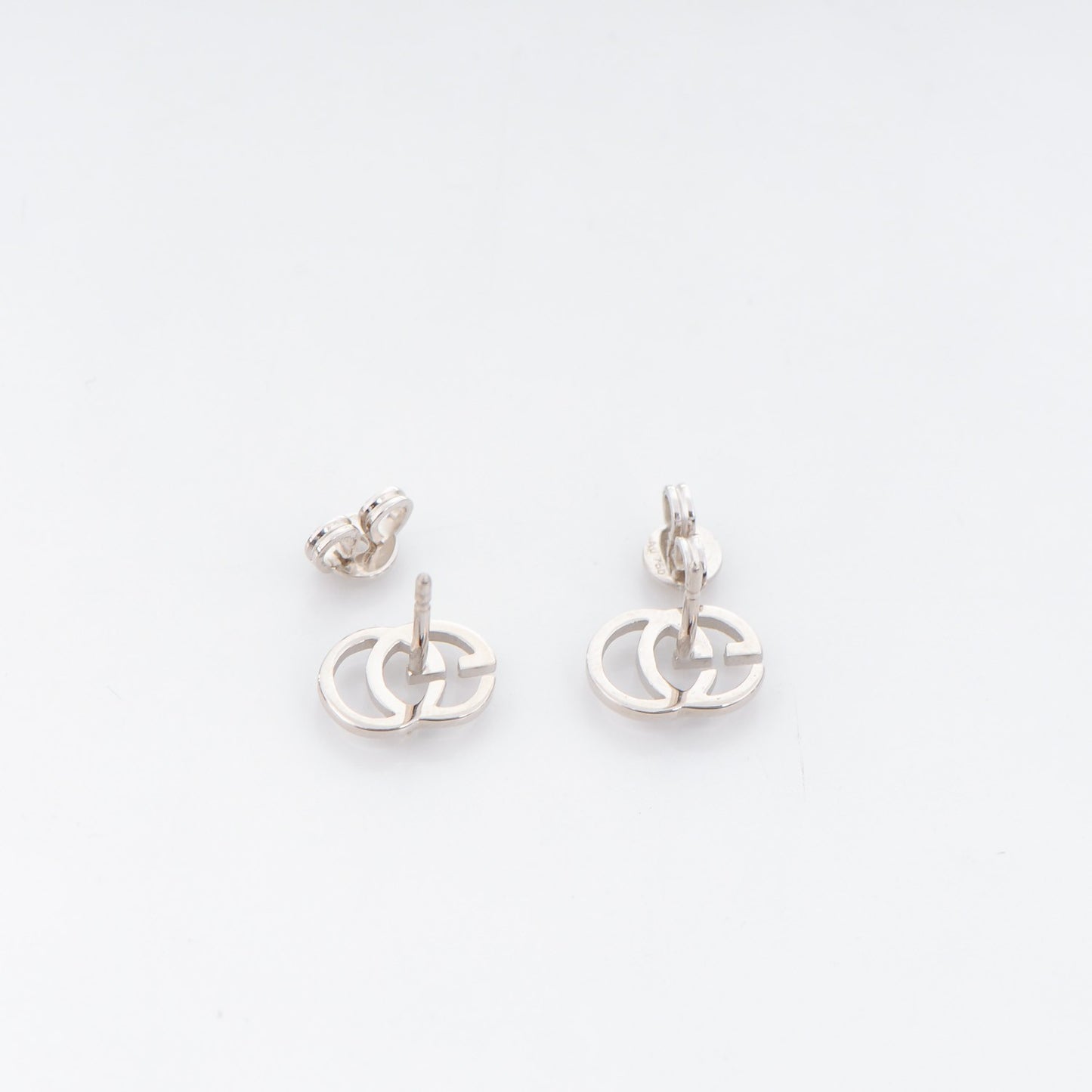 18K White Gold GG Tissue Stud Earrings