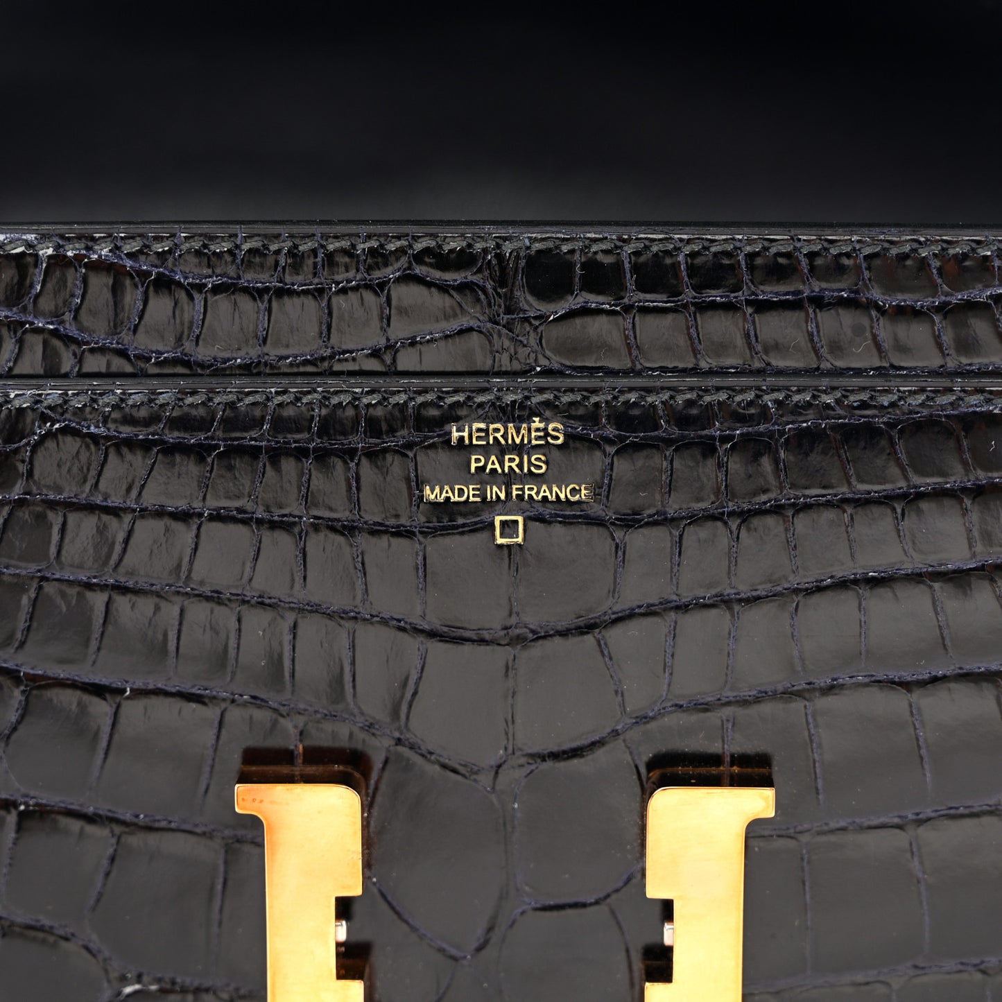 Shiny Alligator Constance Long Wallet Bleu Marine