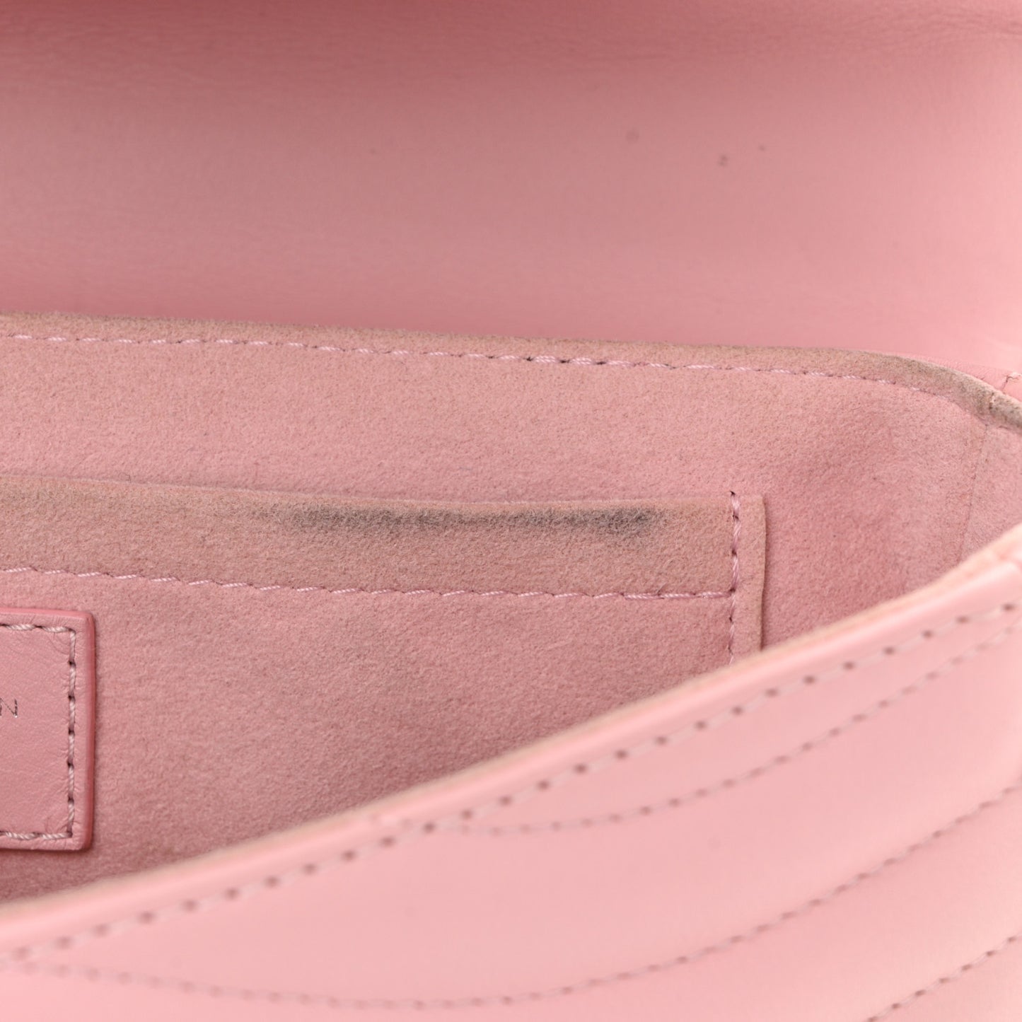 Calfskin New Wave Chain MM Smoothie Pink