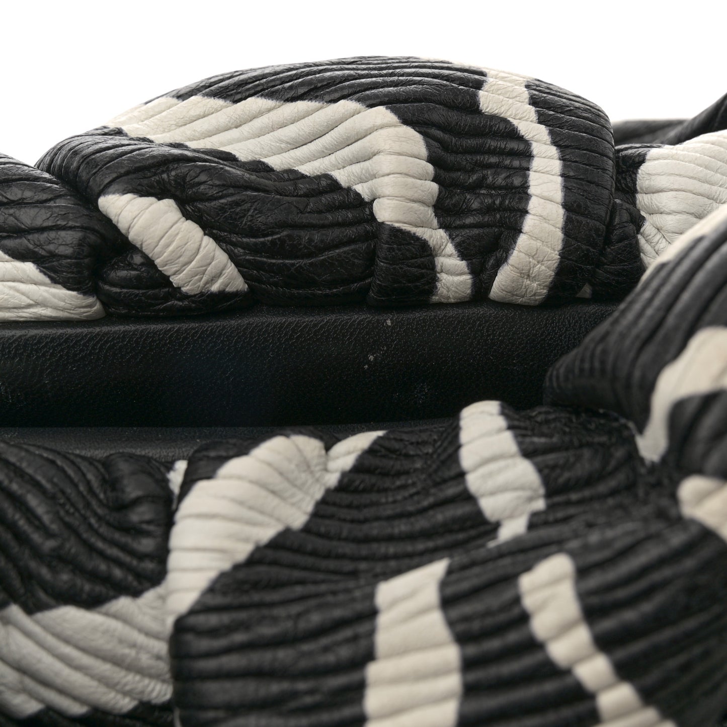 Nappa Zebra Print The Pouch Chain White Black
