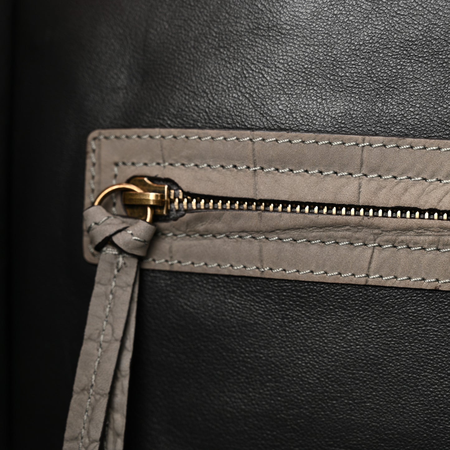 Crocodile Embossed Nubuck Large Phantom Luggage Grey