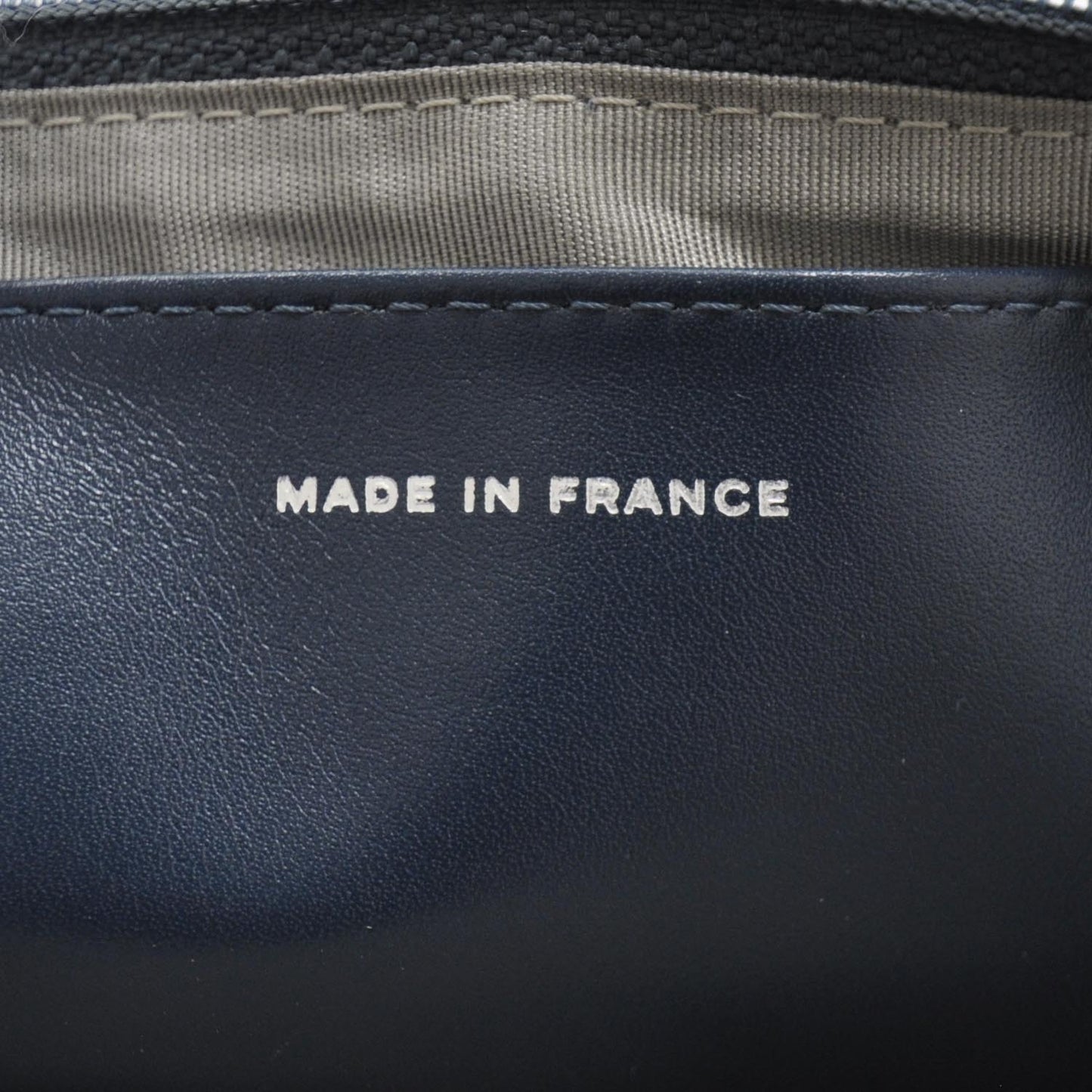 Caviar Half Moon Wallet On Chain Navy