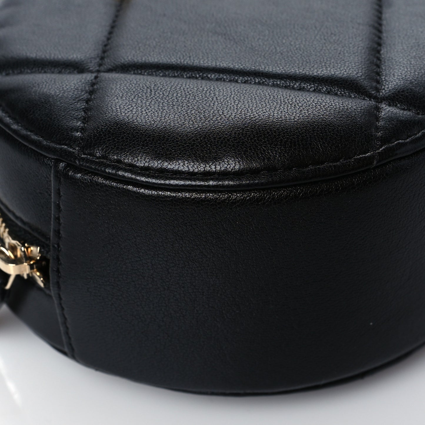 Lambskin Quilted Chanel 19 Round Clutch With Chain Black