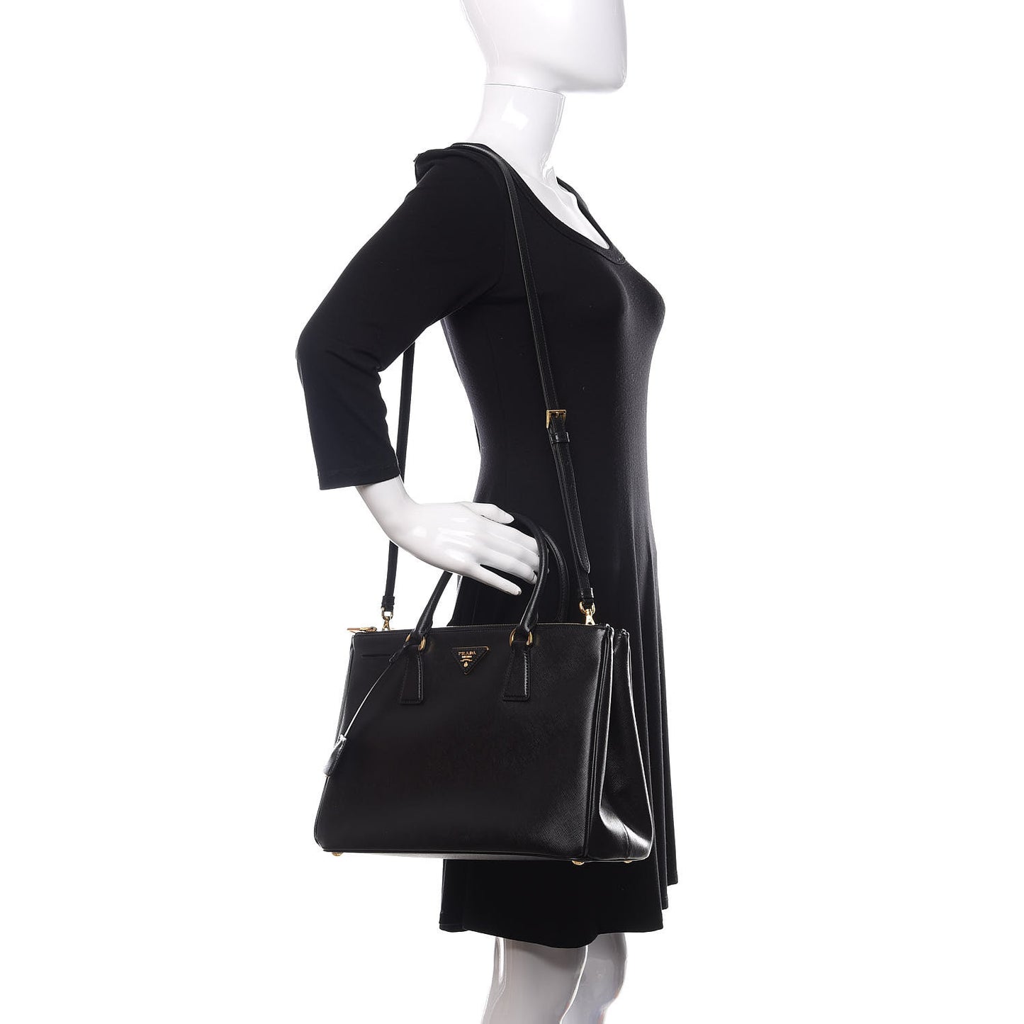 Saffiano Medium Galleria Double Zip Tote Black