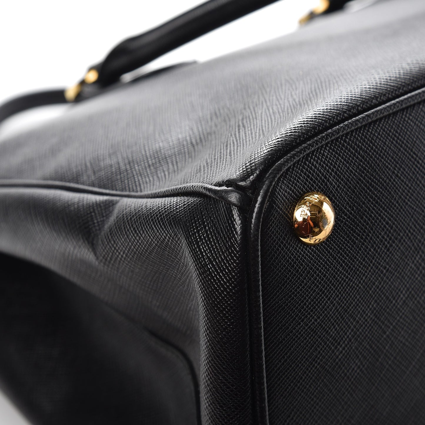 Saffiano Medium Galleria Double Zip Tote Black