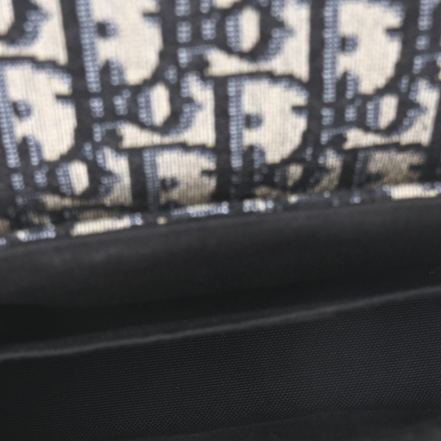 Oblique 30 Montaigne Box Bag Blue
