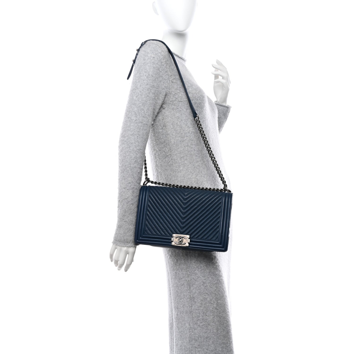 Chanel Wrinkled Lambskin Chevron Quilted New Medium Boy Flap Navy Blue 2 of 12