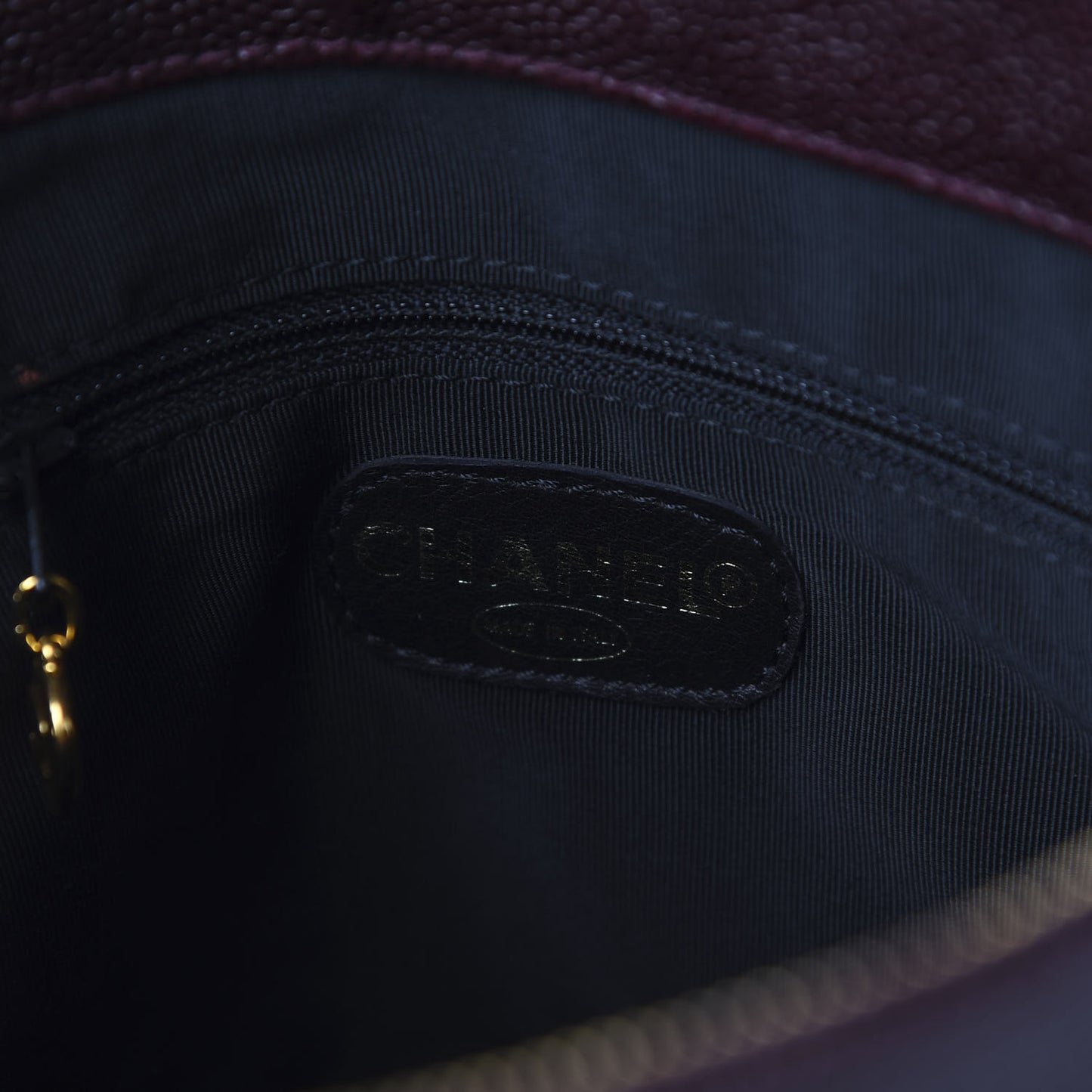 Caviar Shoulder Bag Burgundy