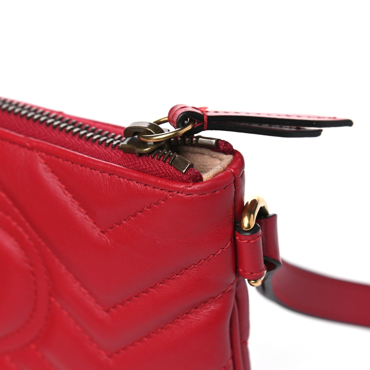 Calfskin Matelasse GG Marmont Wrist Wallet Hibiscus Red