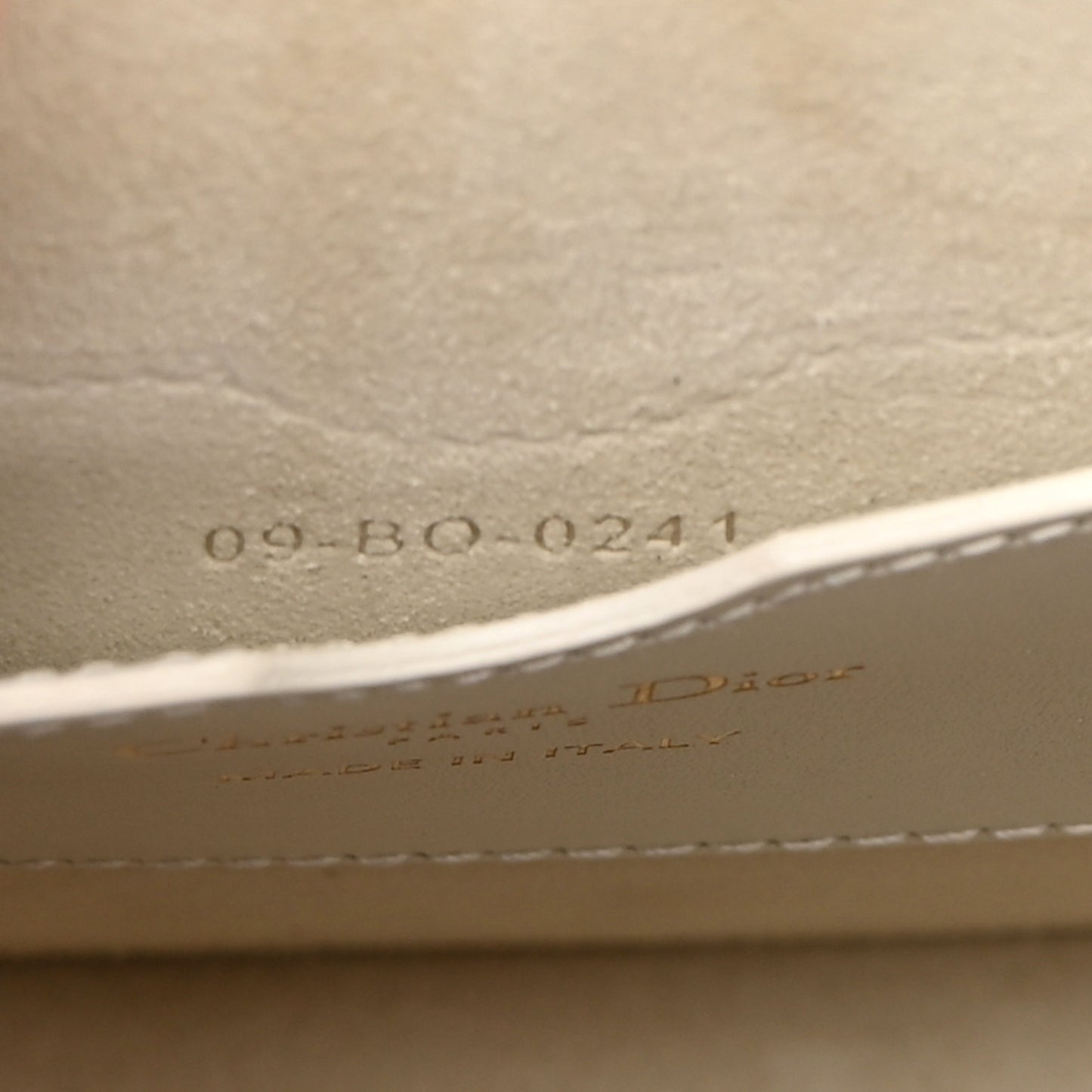 Box Calfskin Medium Bobby Flap Latte