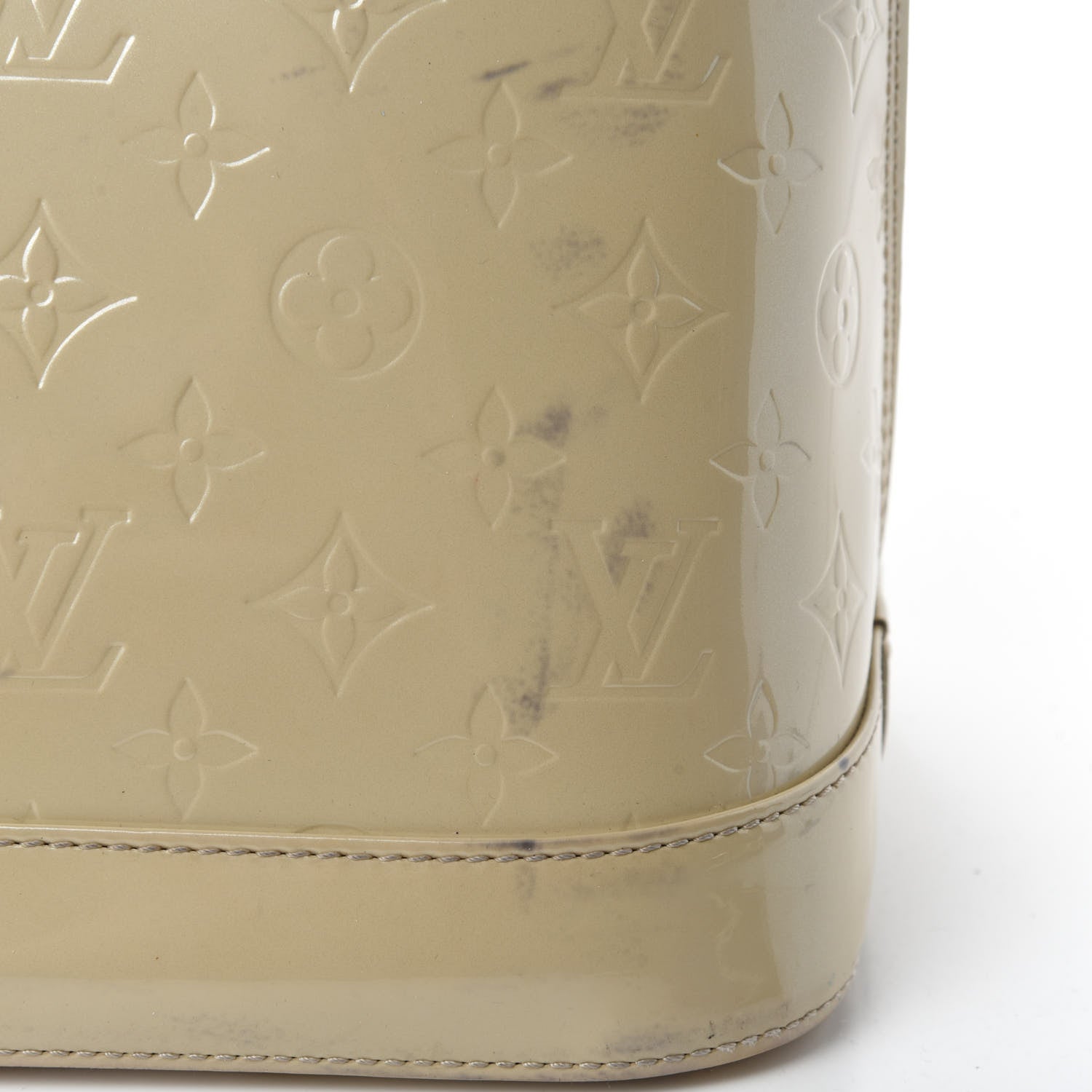 Louis Vuitton Vernis Alma MM Blanc Corail 16 of 27