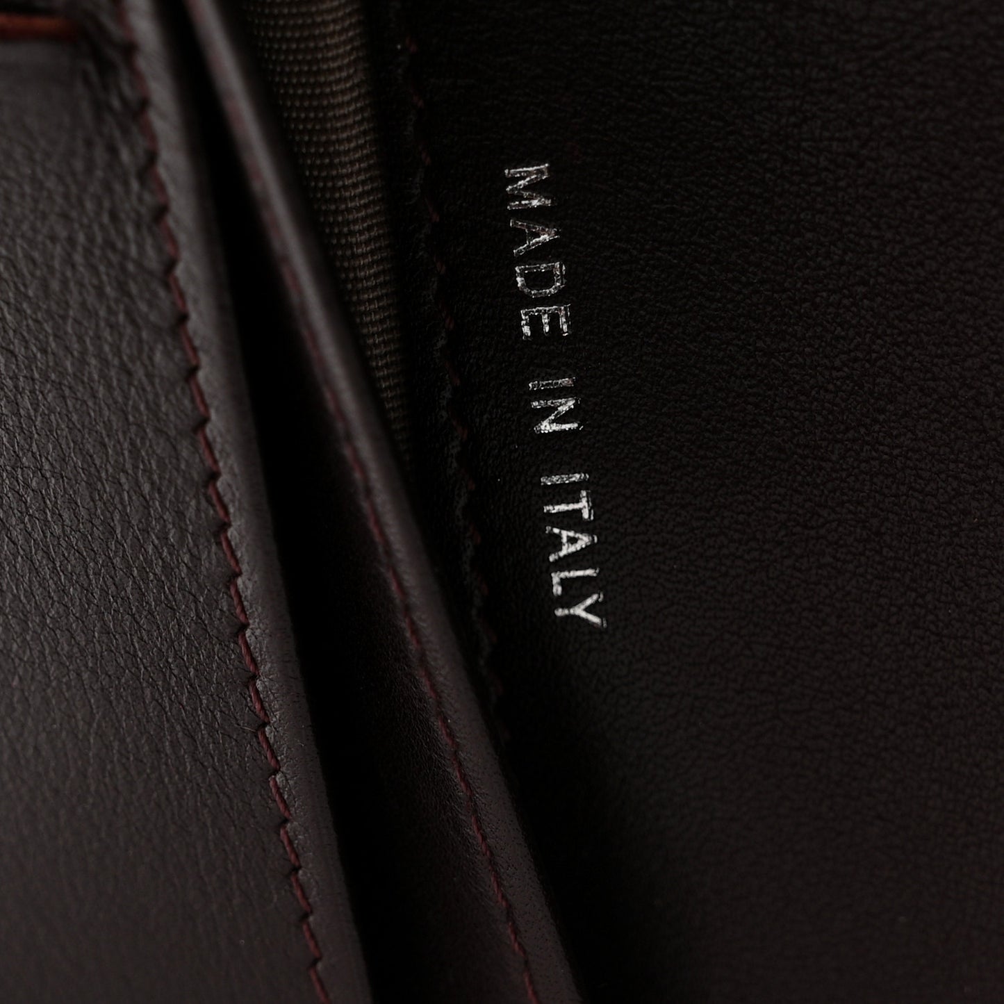 Caviar Timeless CC Zipped Pocket Wallet Burgundy