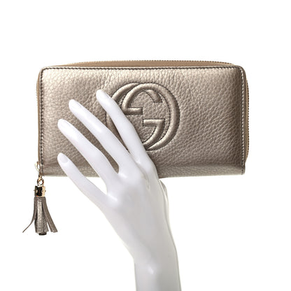Gucci Metallic Pebbled Calfskin Soho Zip Around Wallet Golden Beige 2 of 7