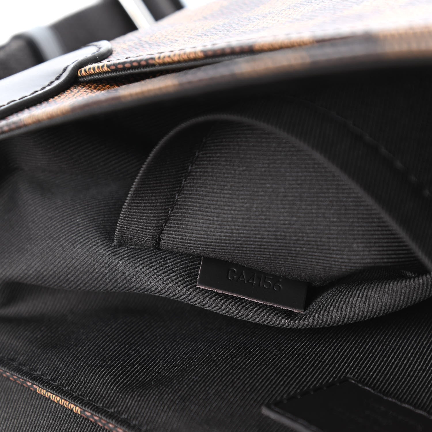 Louis Vuitton Damier Ebene District PM 9 of 10