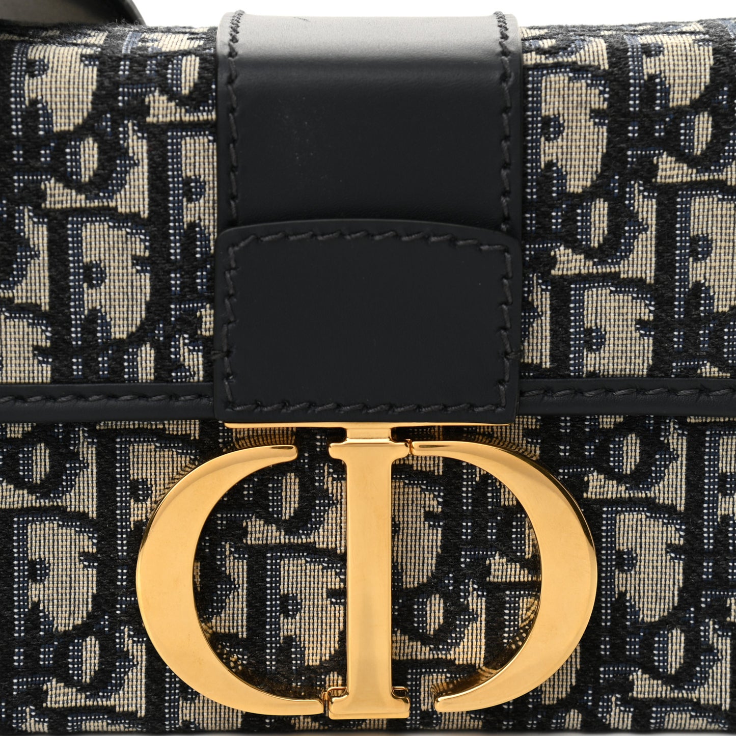 Oblique 30 Montaigne Box Bag Blue