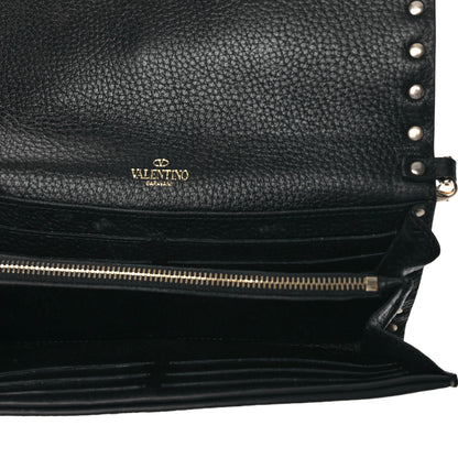 Valentino Garavani Metallic Pebbled Calfskin Rockstud Flap Wallet On chain Platino 4 of 10