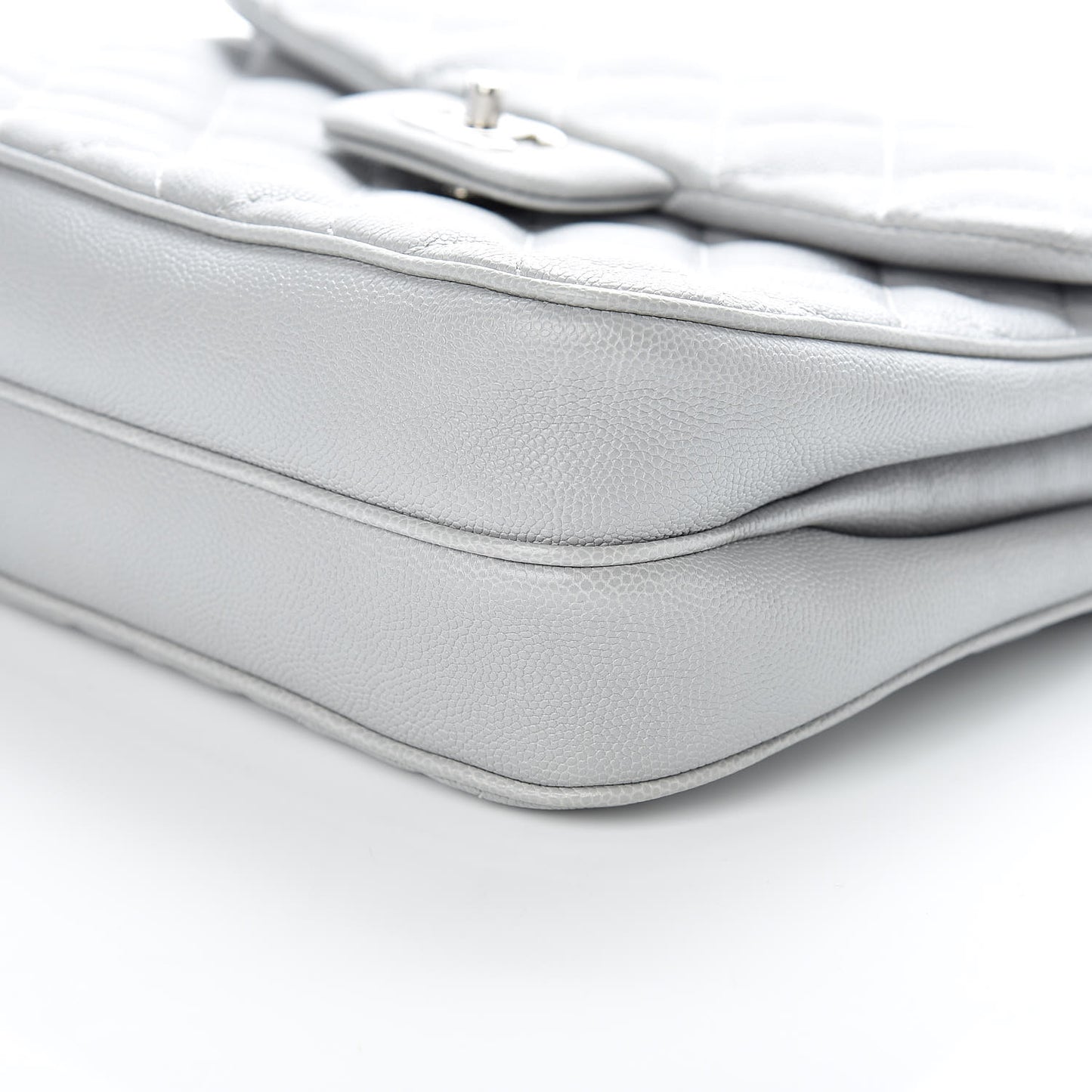 Caviar Quilted Medium Urban Companion Flap Grey