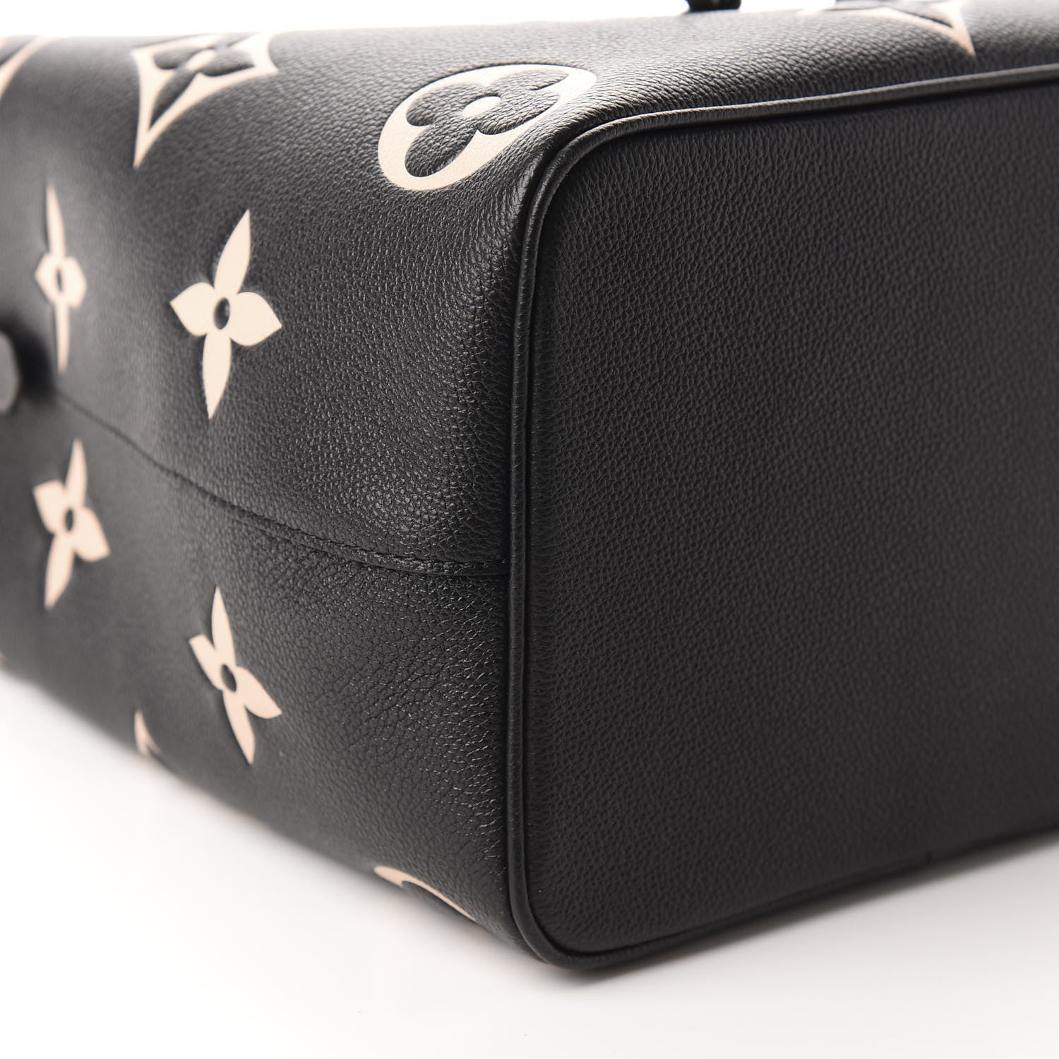 Louis Vuitton Empreinte Monogram Giant Neonoe MM Black Beige 8 of 12