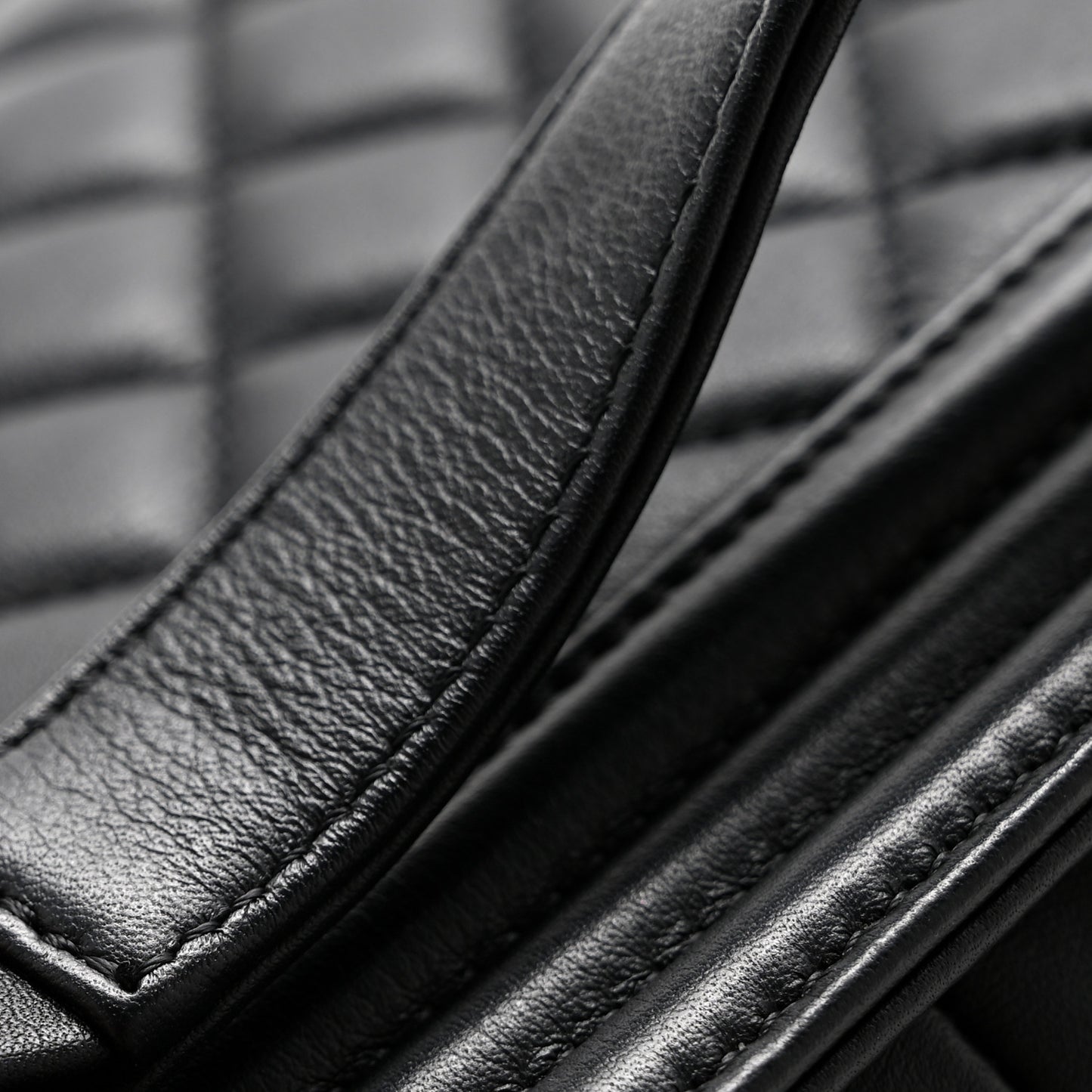 Lambskin Quilted Medium Boy Flap Black