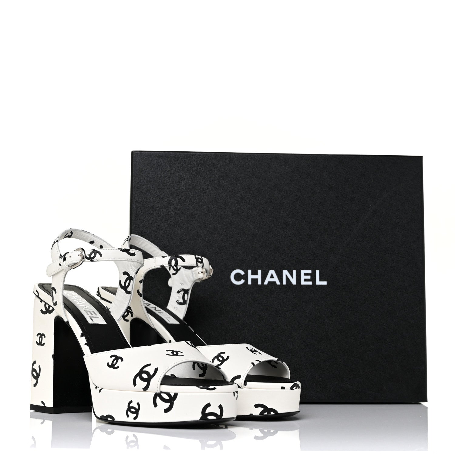 Chanel Printed Lambskin Coco Beach Platform Sandals 39 White Black 10 of 10