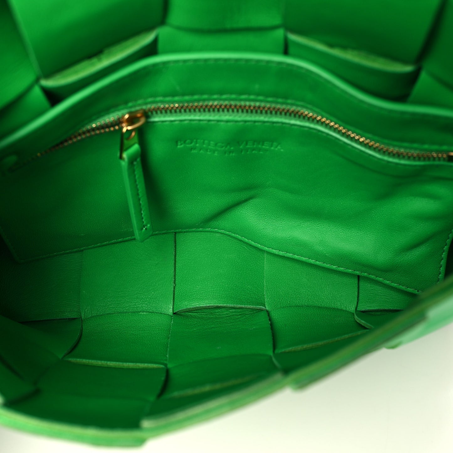Nappa Maxi Intrecciato Fringed Cassette Crossbody Bag Parakeet