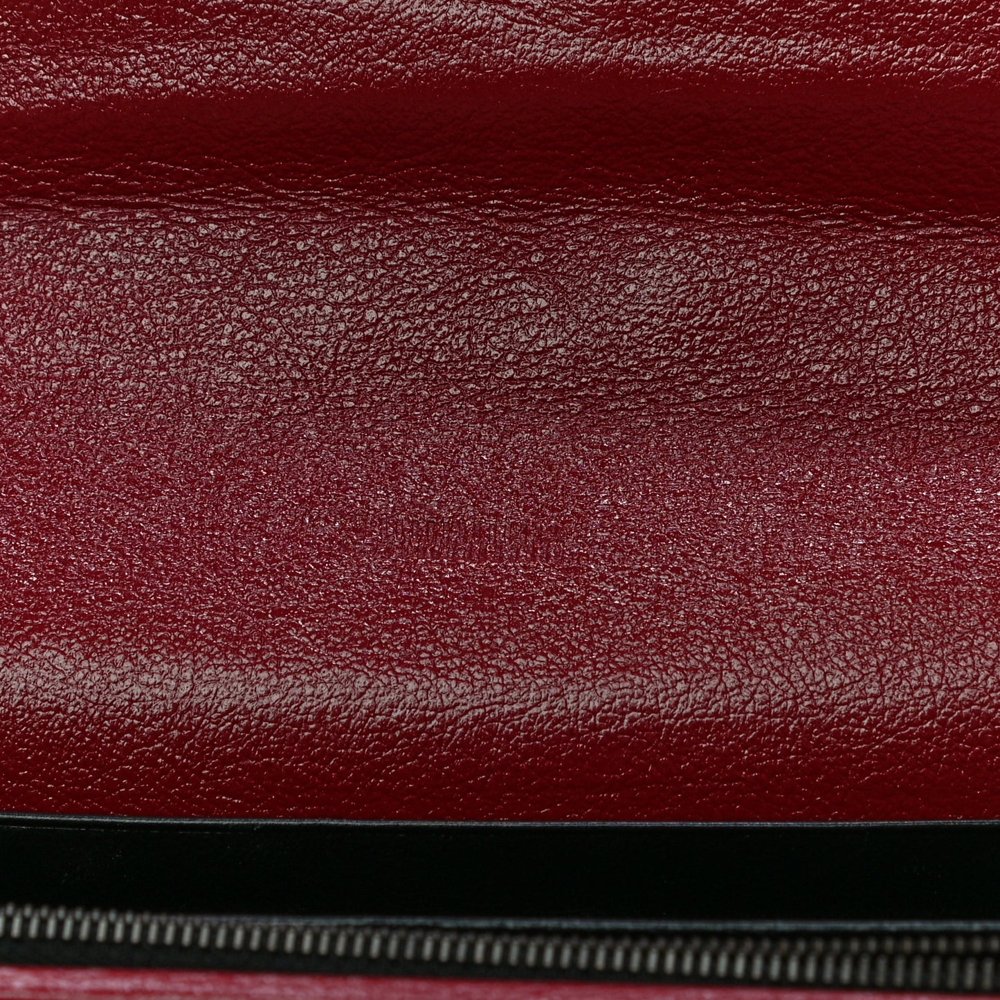 Vintage Effect Calfskin Matelasse Diagonal Torchon GG Marmont Chain Wallet Black Romantic Cherry