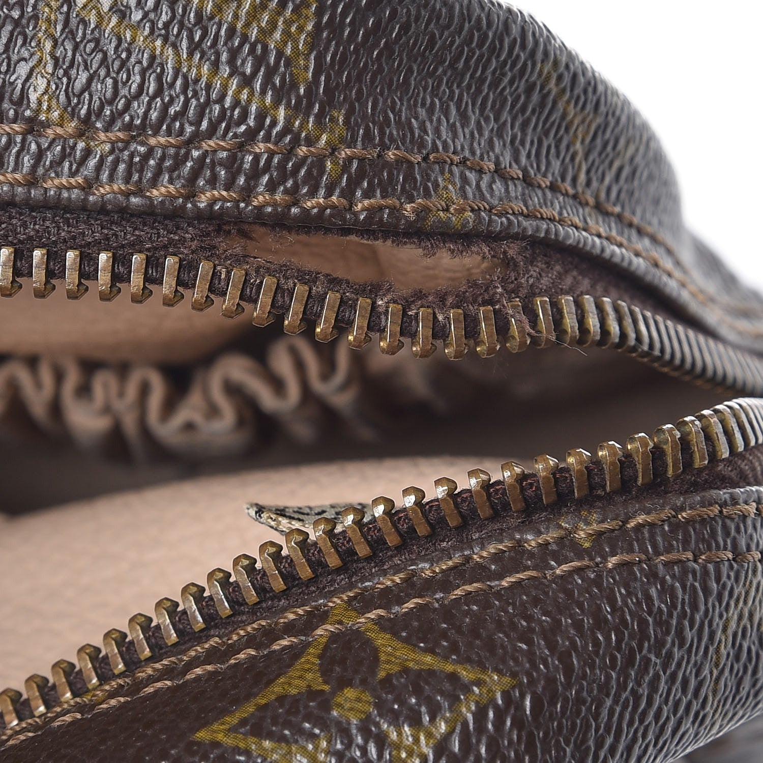 Louis Vuitton Monogram Trousse Toilette 28 11 of 11