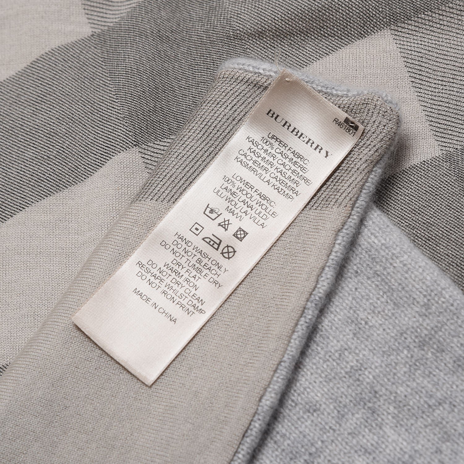 Burberry Cashmere Knitted Giant Check Scarf Pale Grey Melange 5 of 8