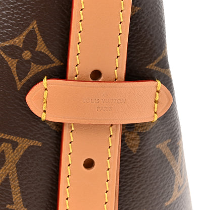 Louis Vuitton Monogram Carryall PM 7 of 11