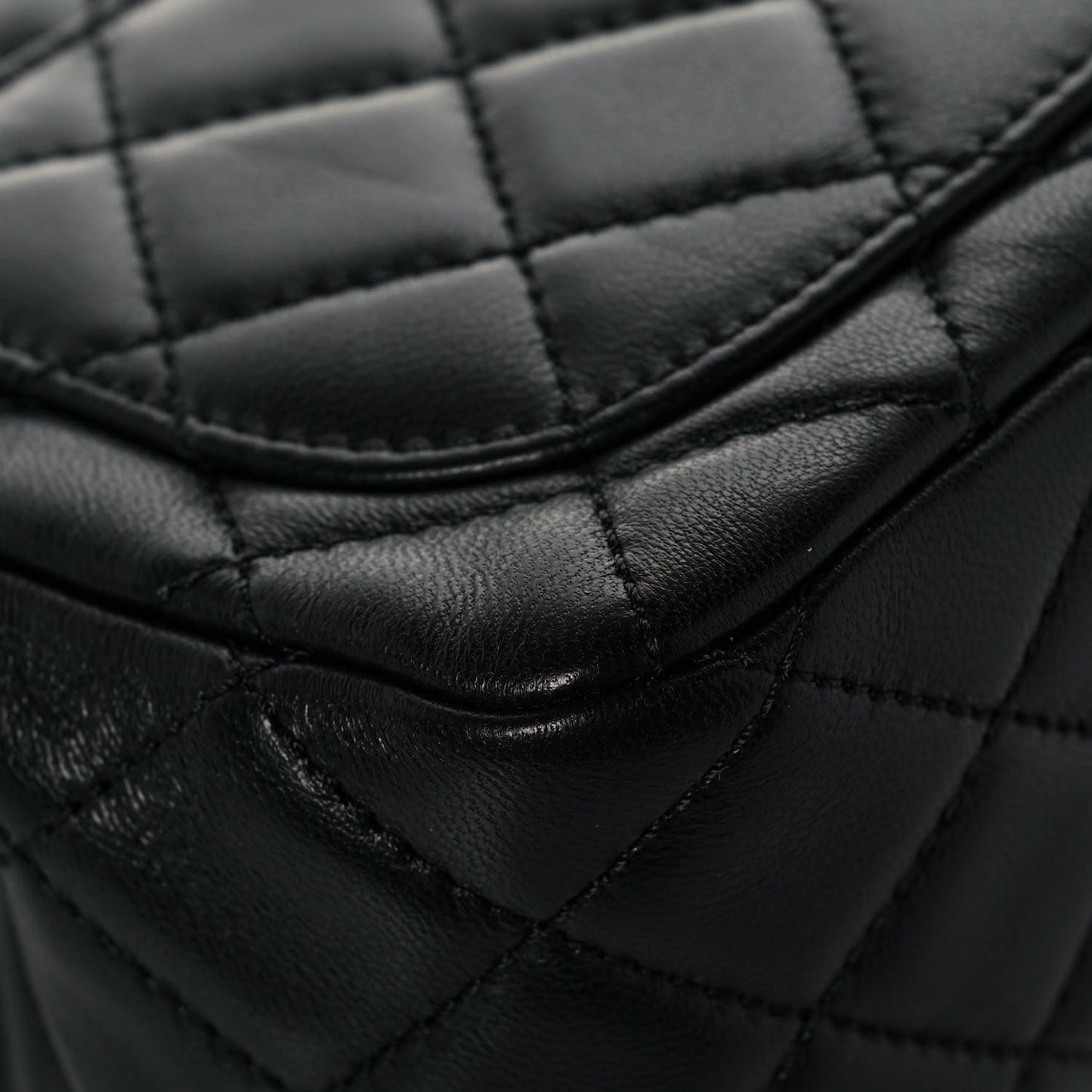 Lambskin Quilted Mini Pearl Crush Flap Black