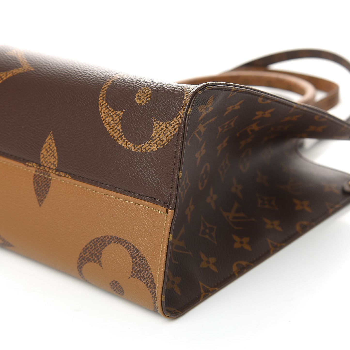 Reverse Monogram Giant Onthego MM