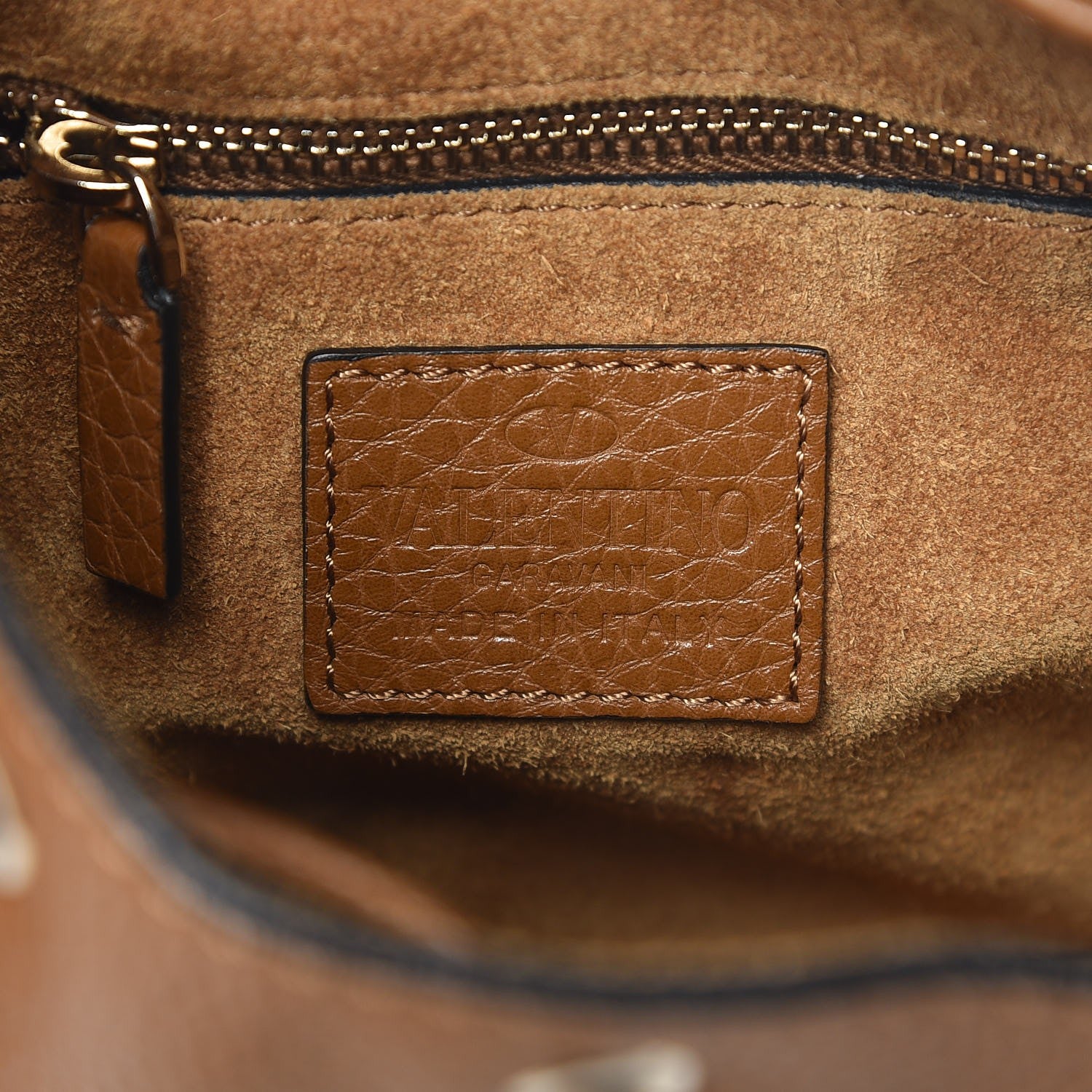 Valentino Garavani Grained Calfskin Rockstud Bucket Bag Bright Cognac 6 of 6
